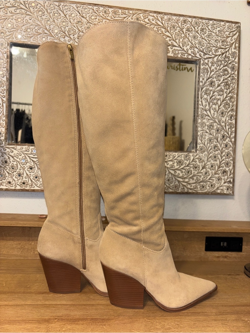 NEW Vince Camuto Oyennda Knee-High Boots in the shade Tortilla Suede - Picture 5 of 7